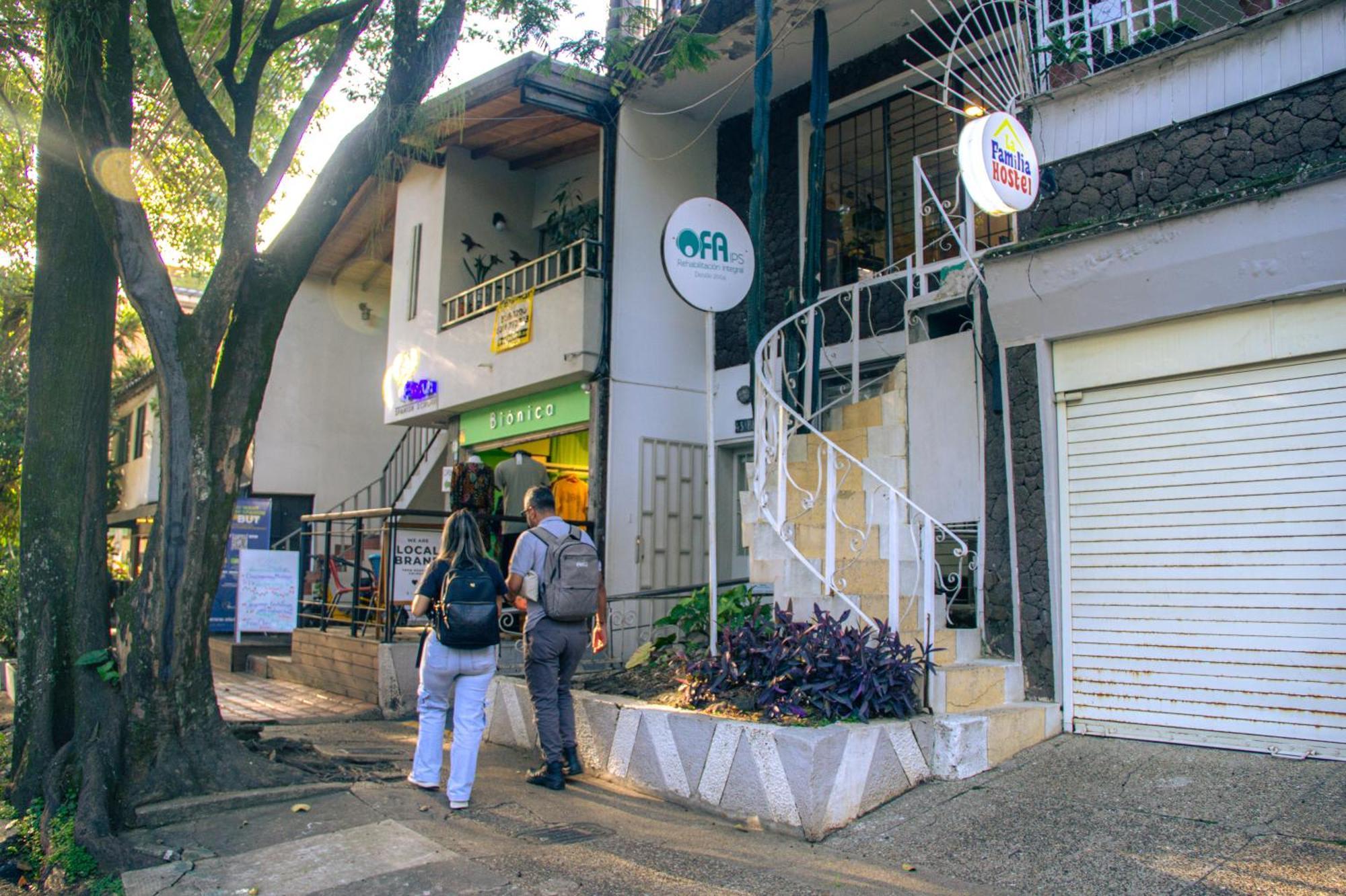 La Familia - Manila Hostel Medellin